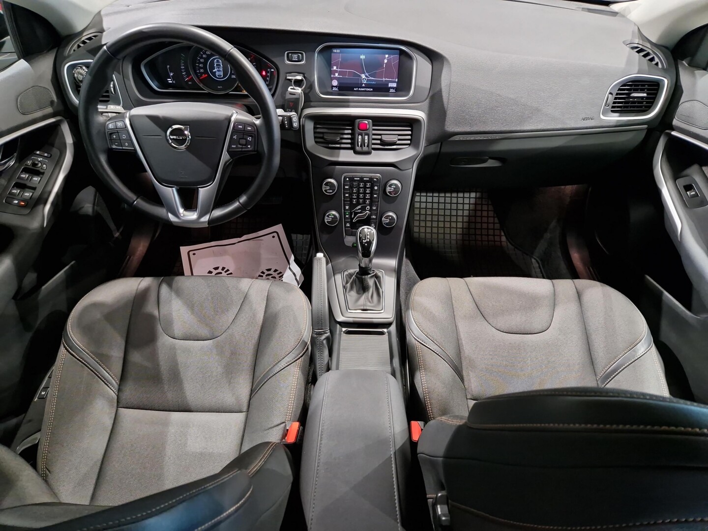 Volvo V40